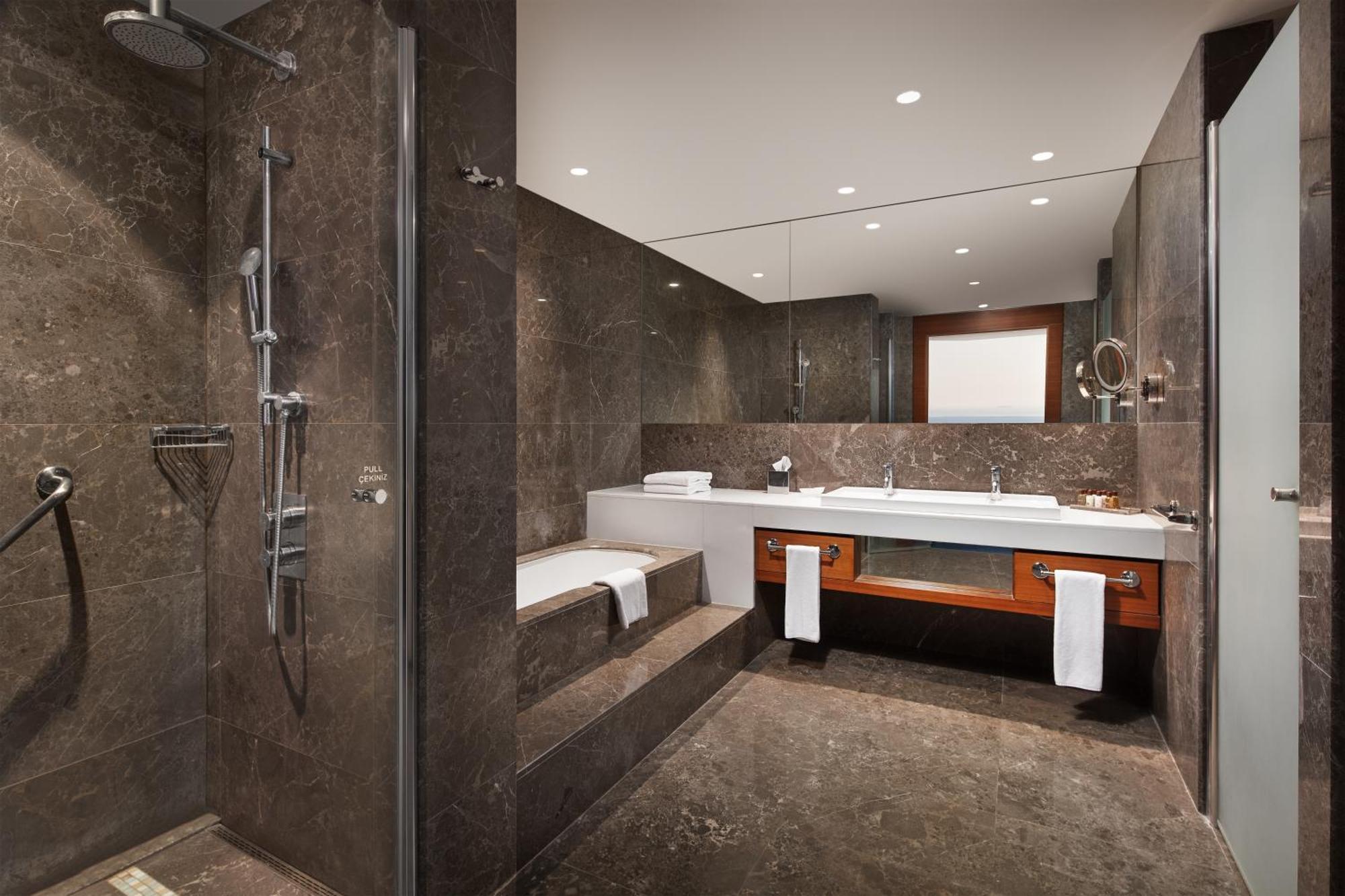 Sheraton Istanbul Atakoy Hotel Exteriér fotografie Bathroom