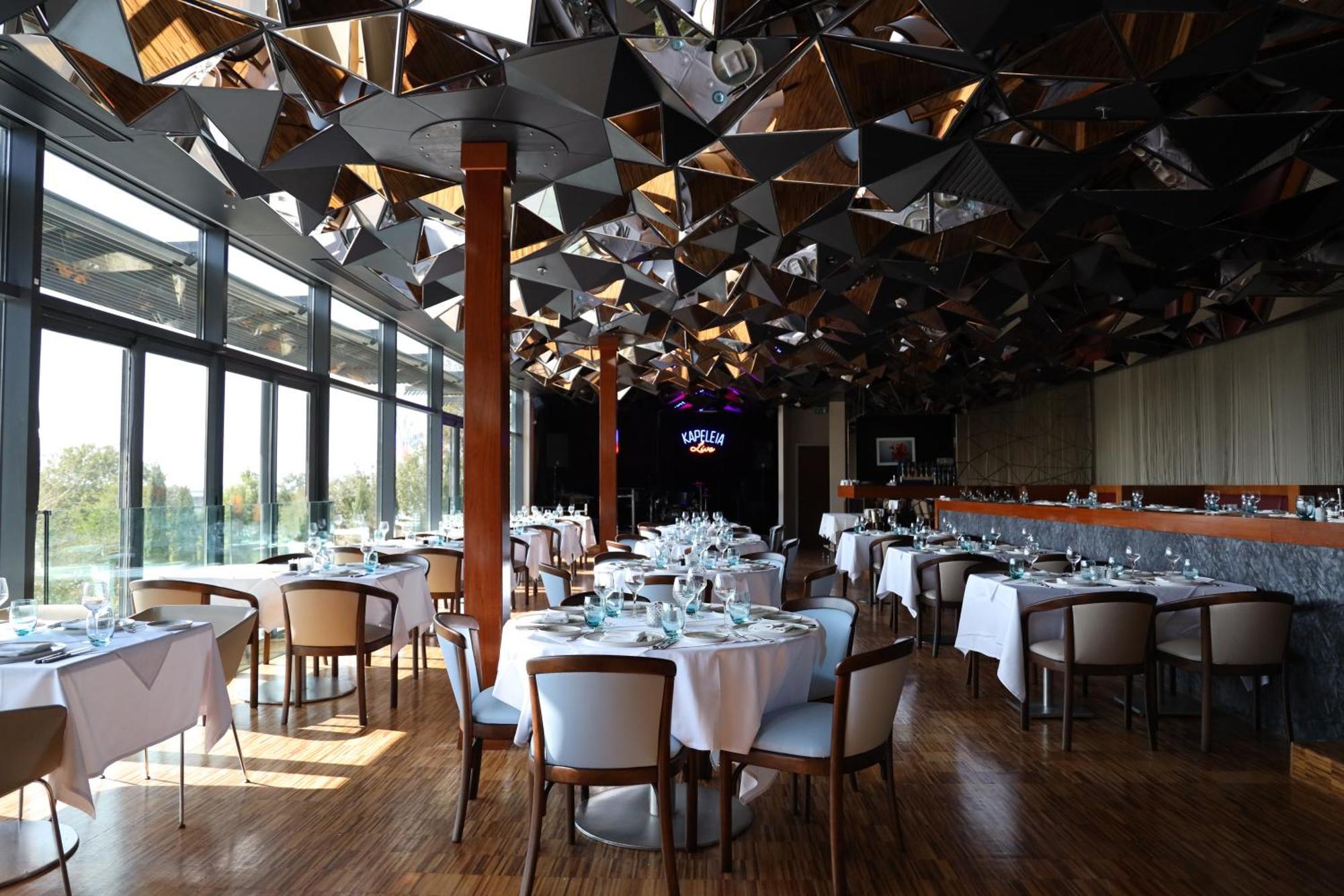 Sheraton Istanbul Atakoy Hotel Exteriér fotografie Restaurant "360"