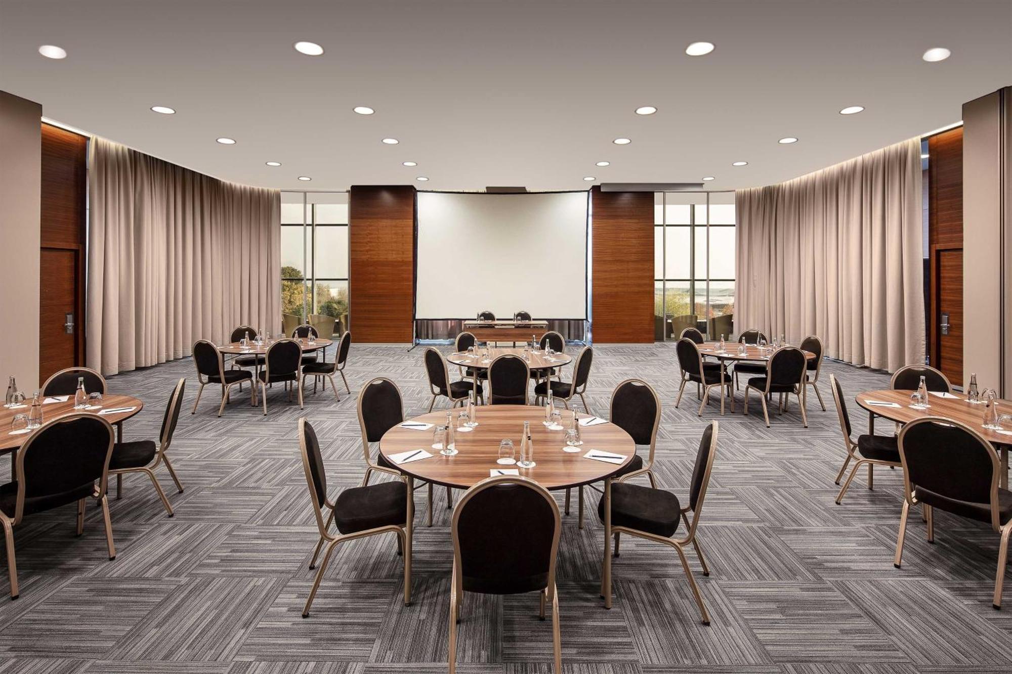 Sheraton Istanbul Atakoy Hotel Exteriér fotografie Meeting room