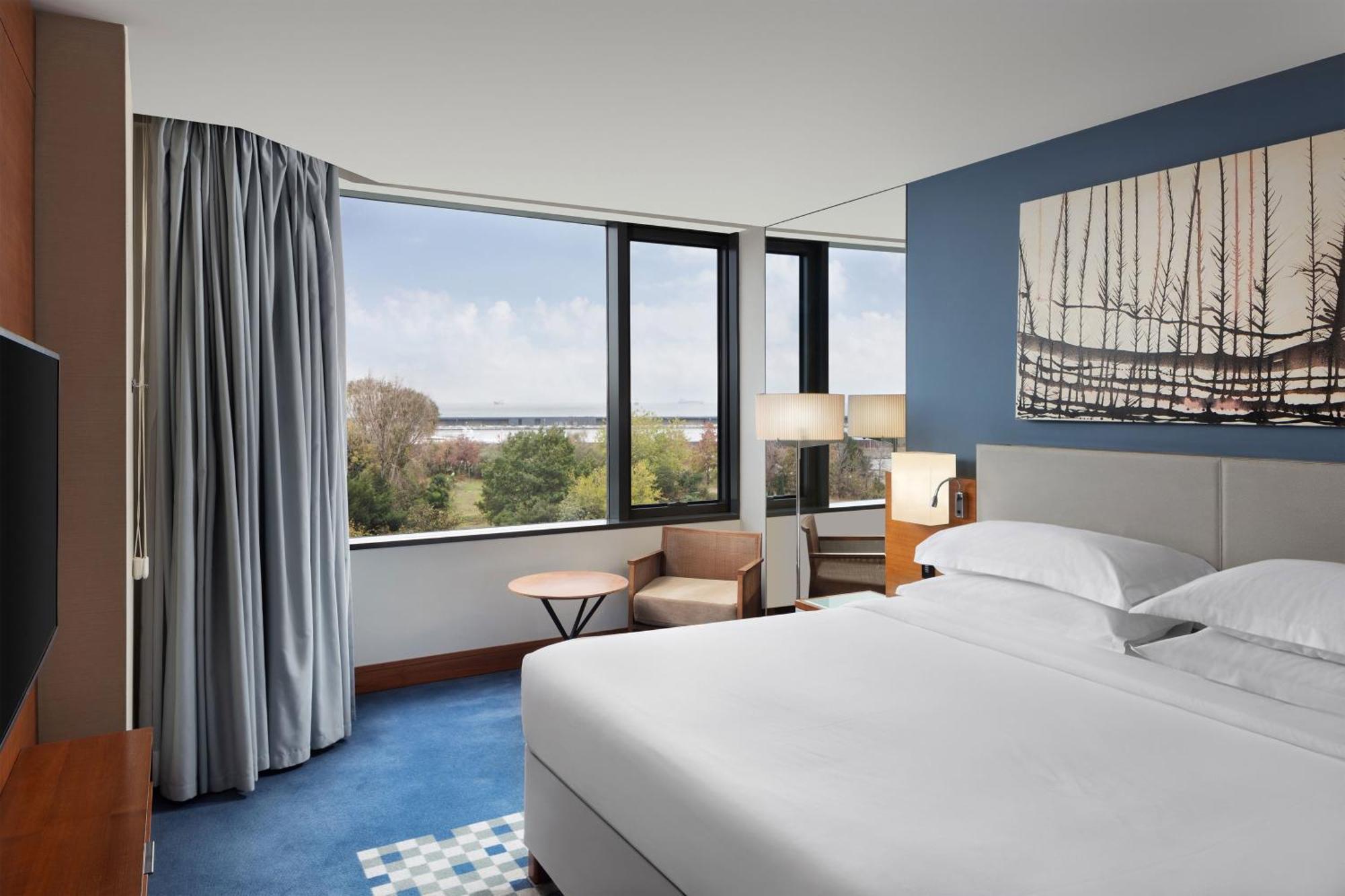 Sheraton Istanbul Atakoy Hotel Exteriér fotografie A guest room at the Hilton San Francisco