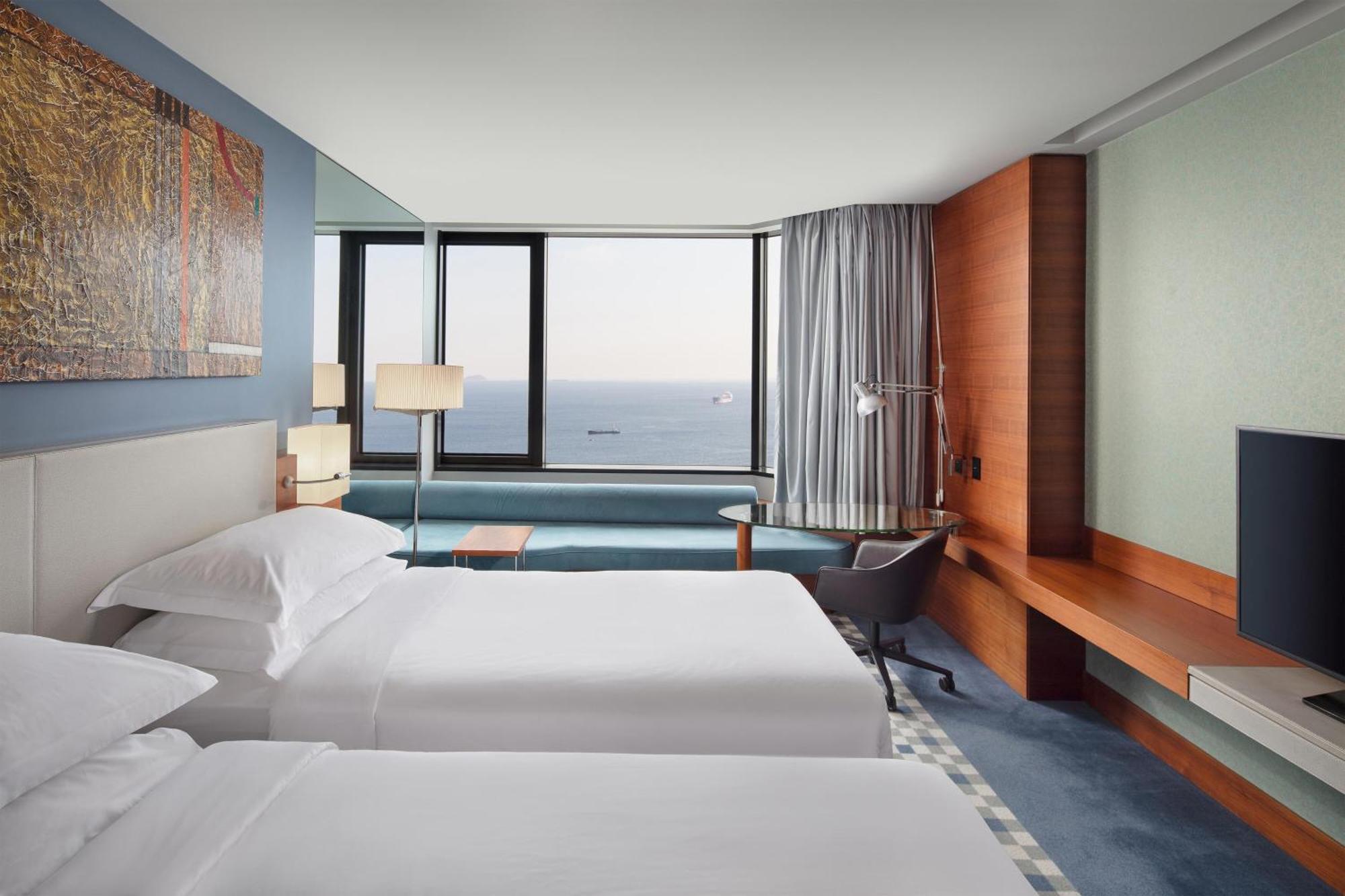 Sheraton Istanbul Atakoy Hotel Exteriér fotografie A room at the hotel